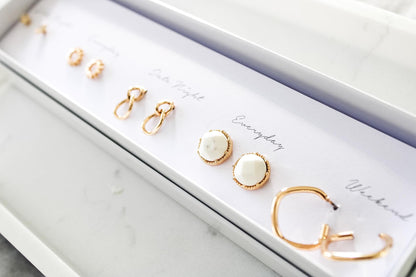 Gold earring set