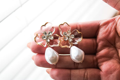 Pearl Flower|Bride Earrings|Bride Earring|Drop Earrings|Wedding Earrings|Pearl Earrings|Gift for Her|Gift for Mom|Dangle Earrings|Pearl Set